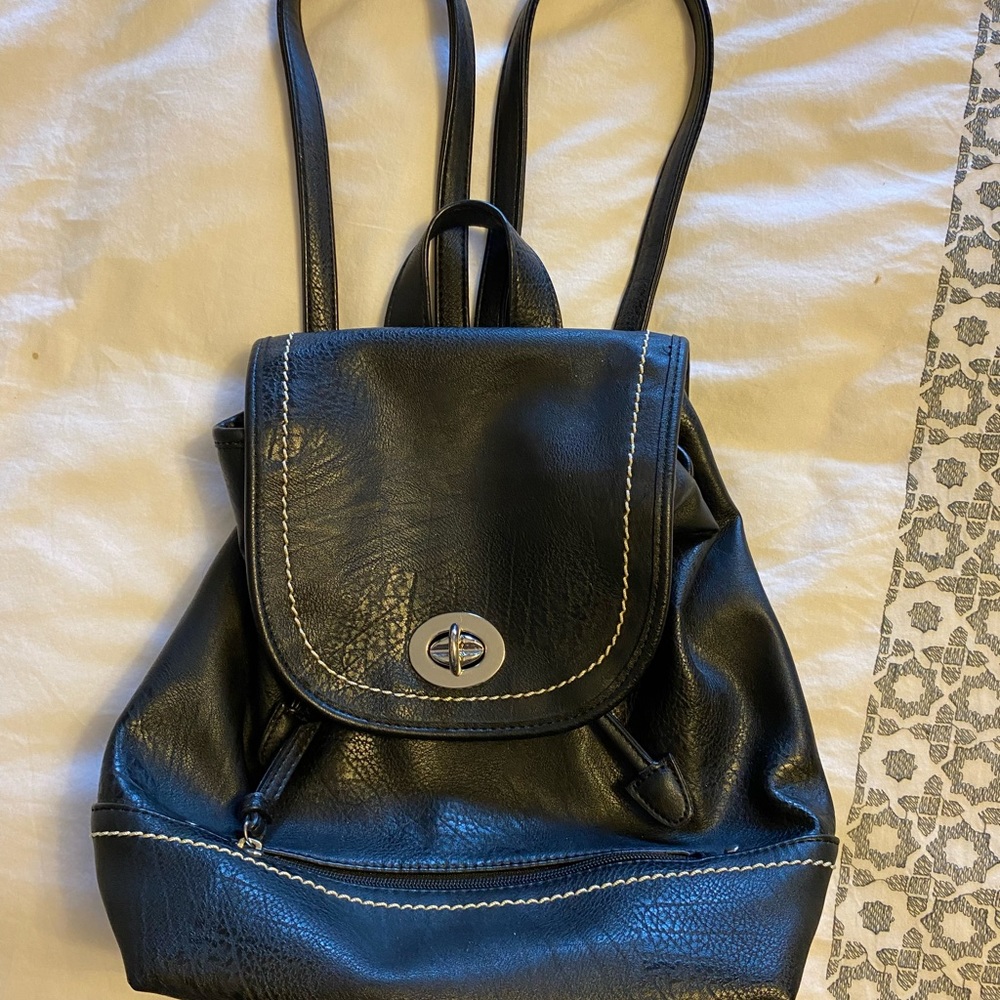 -SOLD Fiori black backpack purse all man made material pull top closure. - Picture 1 of 8
